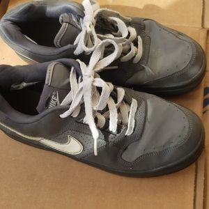 Nike Kids Delta Force Low GS Athletic Shoes Gray